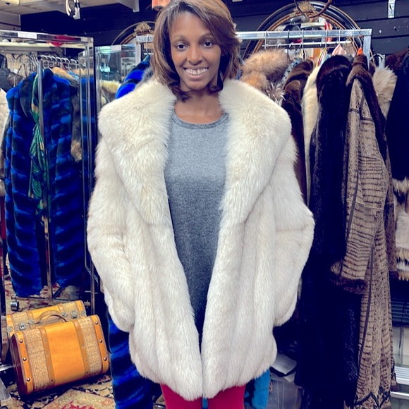 Stunning Neiman Marcus Blue Fox Stroller New Condition Sz Medium - Picture 5 of 6